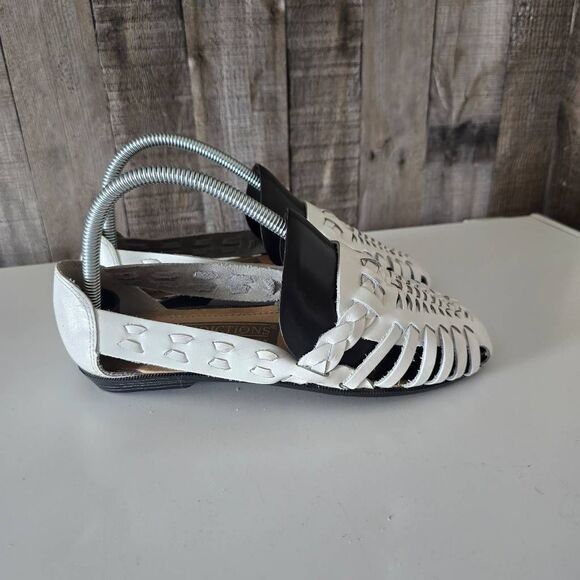 Predictions White Leather Slip On Shoes 7W - Picture 1 of 7
